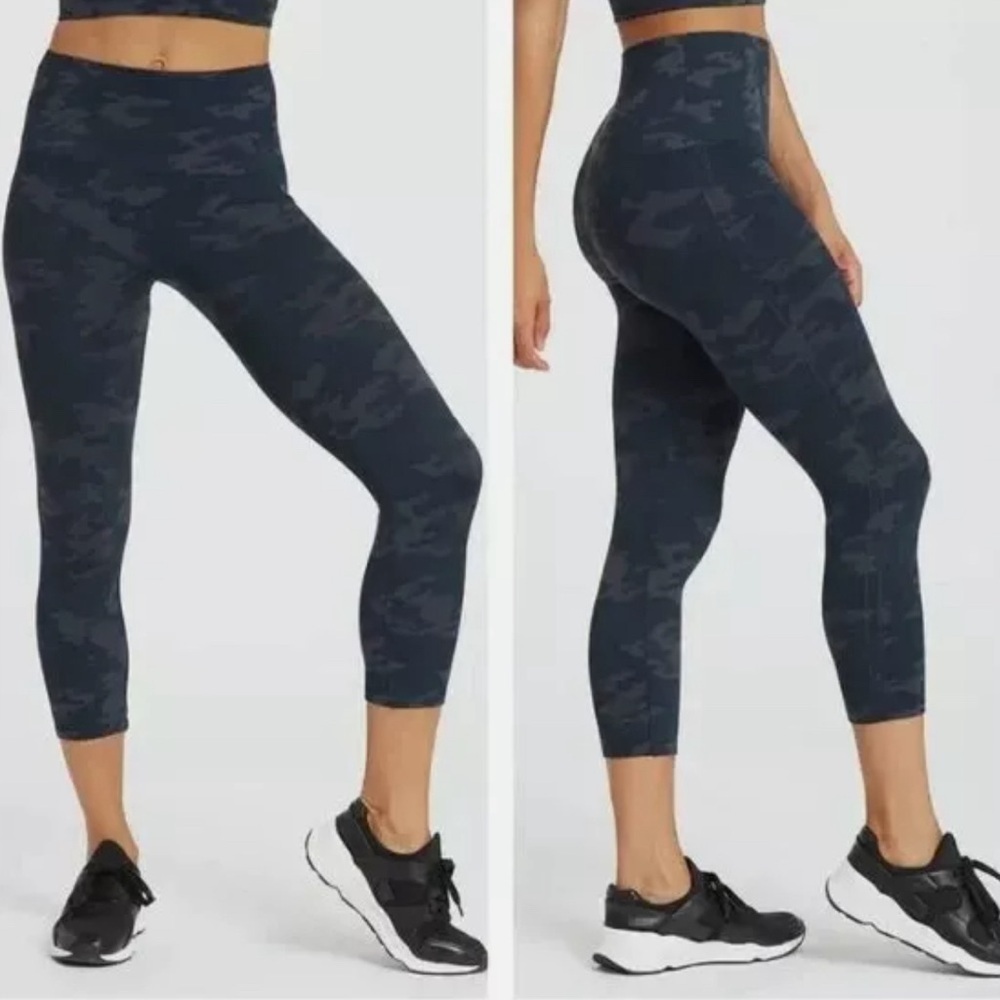 SPANX Black Camo Cropped Lamn Leggings xs Look at Me Now Seamless